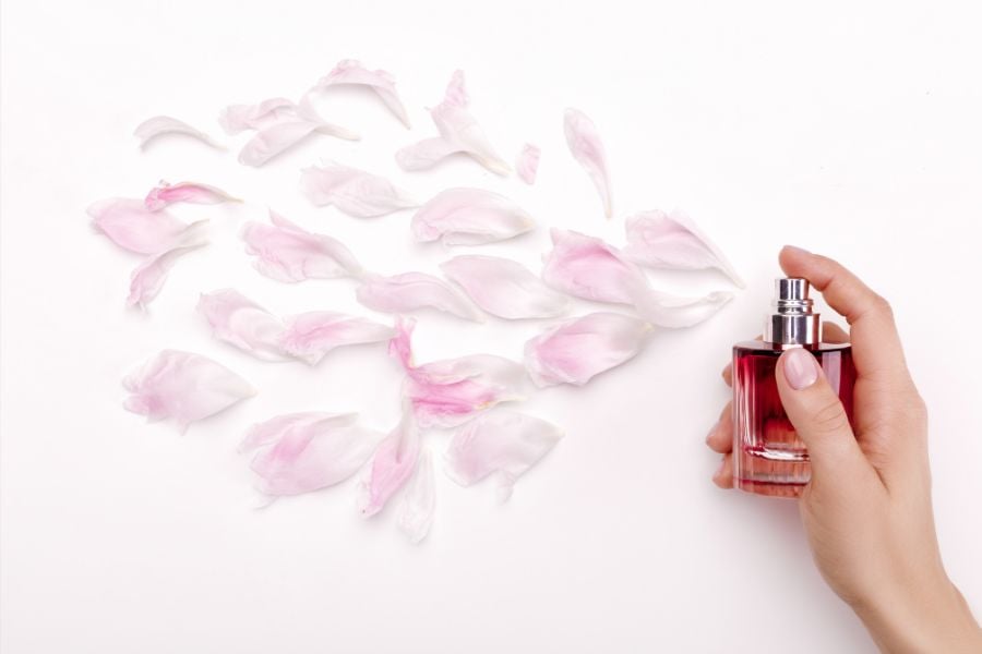 Hương đầu nước hoa có ảnh hưởng đến thời gian tồn tại của nước hoa không?