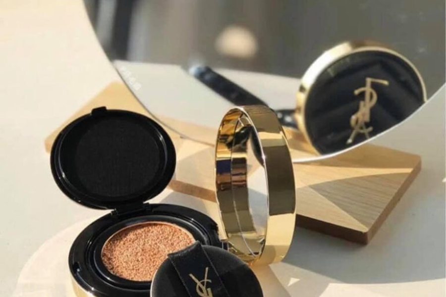 YSL Le Cushion Encre De Peau Luminous Matte