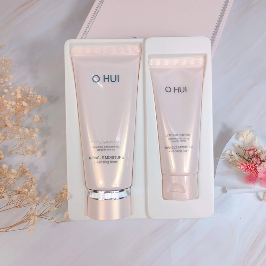 Sữa rửa mặt OHUI Miracle Moisture Cleansing Foam