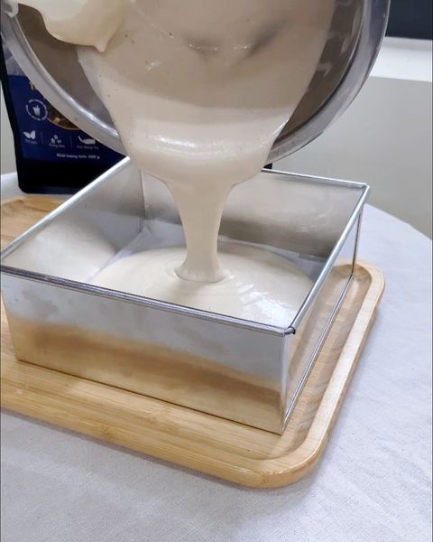 Bánh ô long nhài nhãn nướng bánh