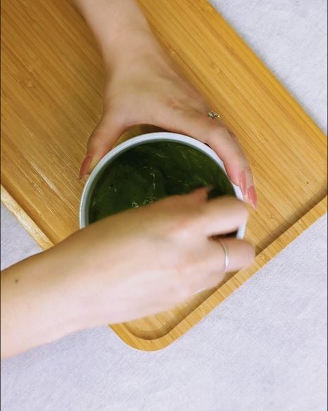 Đánh matcha bằng chasen
