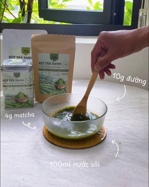 tiramisu matcha pha nước nhúng bánh
