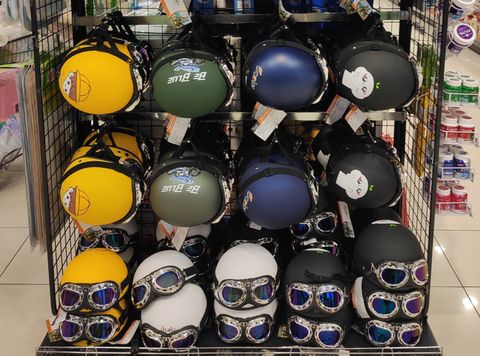 Mũ bảo hiểm B'COLOR được tin dùng trên kệ các siêu thị lớn, B'color mũ bảo hiểm thời trang và công nghệ được giới trẻ tin dùng