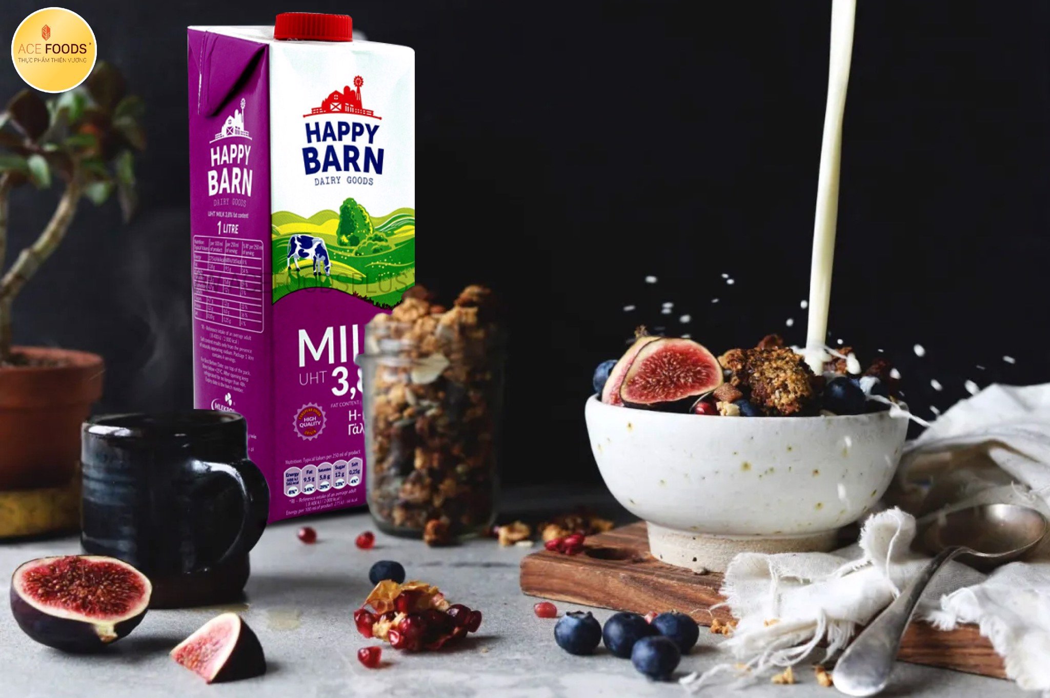 Sữa Happy Barn là sữa tiệt trùng không đường nguyên kem với thời hạn bảo quản tới 12 tháng