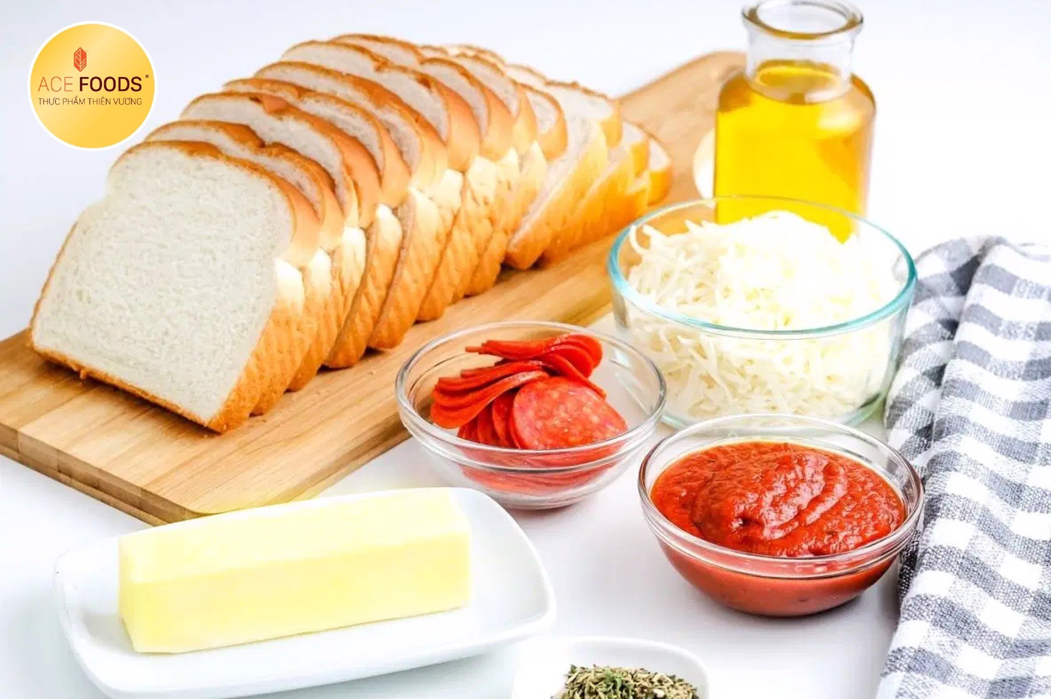 Pho mai Cheddar kết hợp với banh mì sandwich cho bữa sáng thêm dinh dưỡng