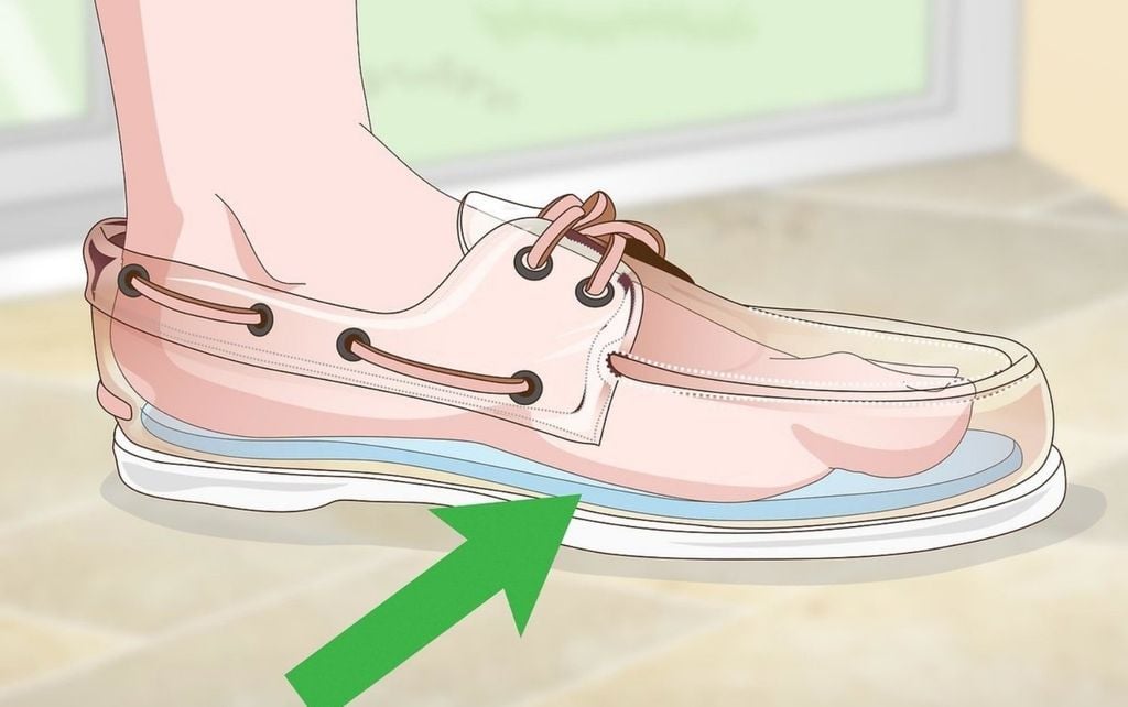 Tổng hợp cách khắc phục giày bị rộng 1 size đơn giản, hiệu quả