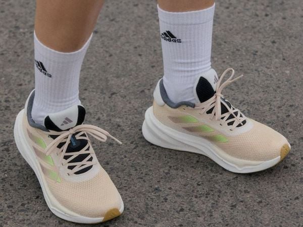 Giày adidas Supernova Stride thiết kế nhẹ nhàng, linh hoạt