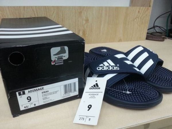 Cách check dép adidas bằng cách xem thông tin trên hộp