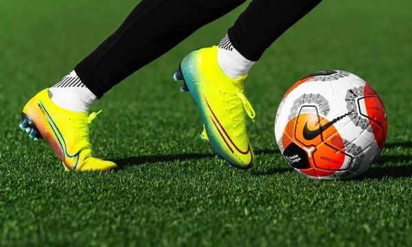 Giày bóng đá Nike nam
