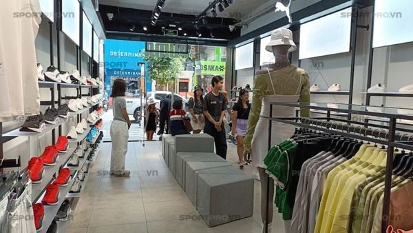 puma store