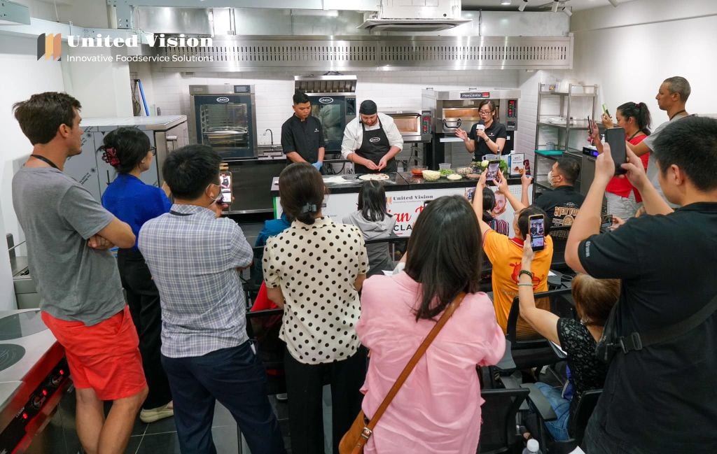 Italian Pizza Class With Chef Mattia Di Paolo At United Vision