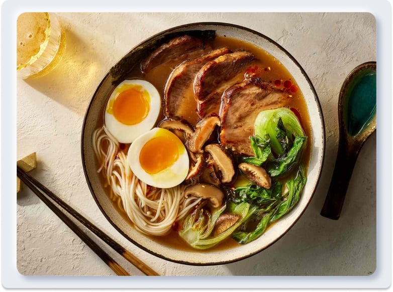 4. Ramen Tonkotsu (豚骨ラーメン) – Vị Xương Heo Béo Ngậy