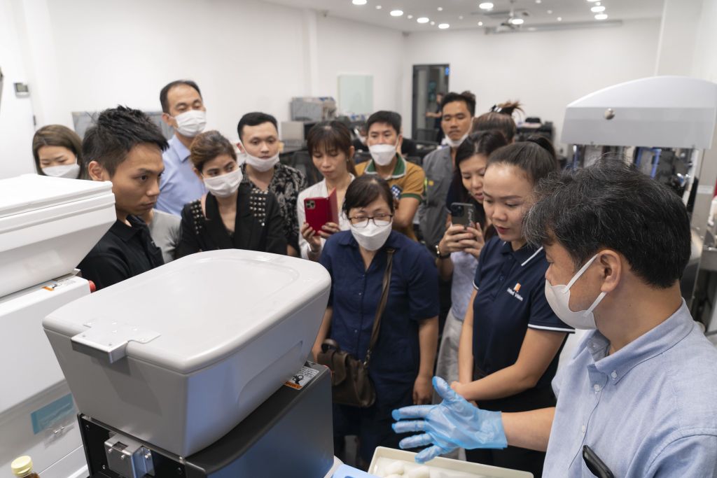 Free Demo Sushi Robot Of [AUTEC X UNITED VISION]