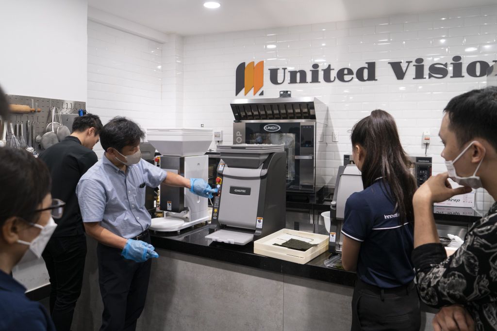 Free Demo Sushi Robot Of [AUTEC X UNITED VISION]