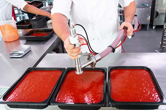 Máy Chiết Rót Định Lượng: So Sánh & Tư Vấn Chọn Mua Từ A-Z