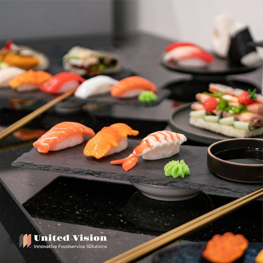 Máy làm sushi, Onigiri: ép 13.000 tấm cơm & làm 450 cuộn sushi mỗi giờ