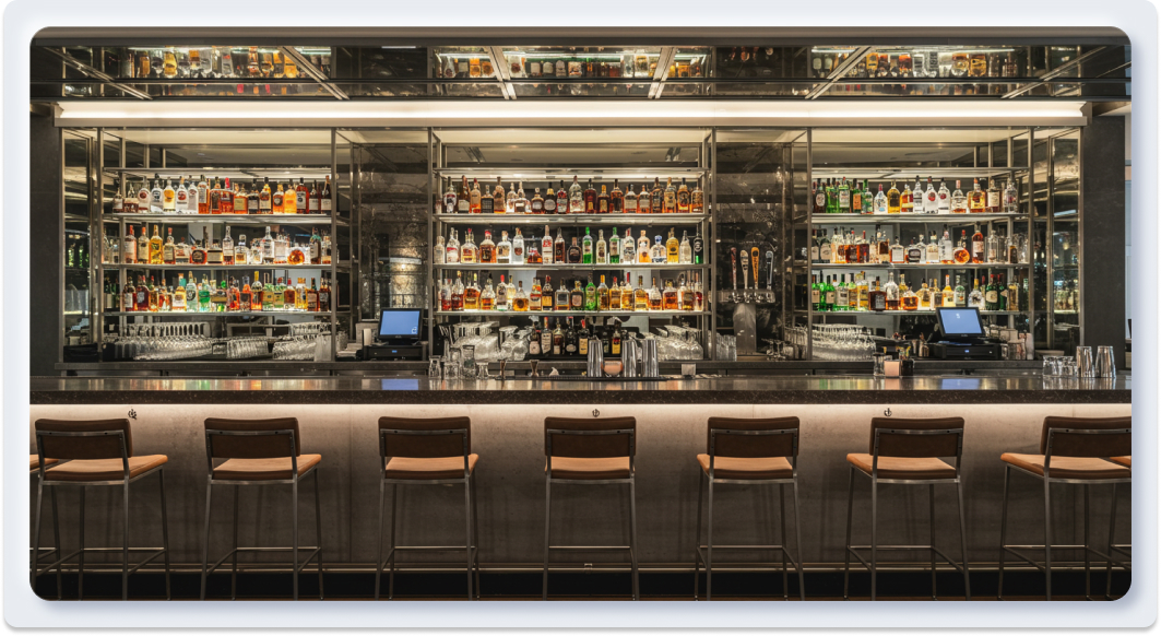 Máy Rửa Ly Quầy Bar: Giải Pháp Tối Ưu Vận Hành Hay Tiêu Tốn Chi Phí?