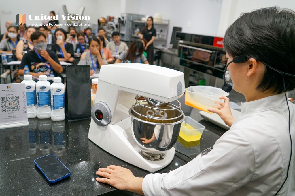 Lớp Bánh Bông Lan Cuộn Cùng Chef Hằng | Nướng Bánh Bông Lan Cuộn Cùng Lò Nướng Đối Lưu UNOX