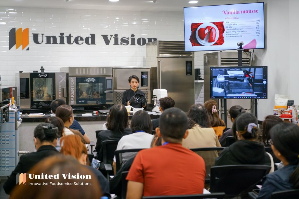 Lớp học bánh lạnh chủ đề Women’s Day tại United Vision