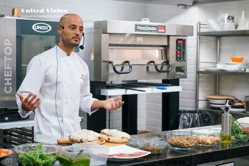 Lớp học pizza Ý bởi chuyên gia pizza đến từ Ý tại United Vision