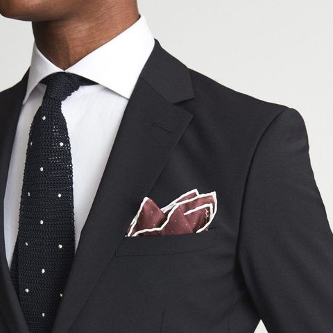 4 kiểu Pocket Square nên có trong ngăn tủ phụ kiện vest nam