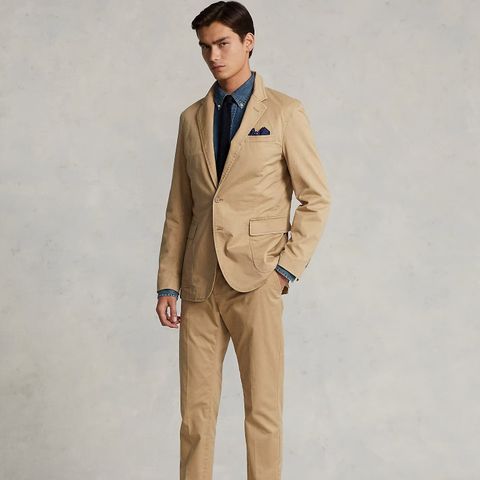 Kiểu suit hiện đại giúp nam giới thoải mái mà vẫn lịch lãm