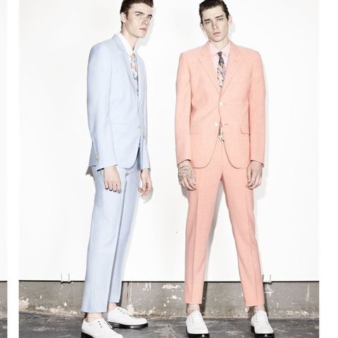 2 ưu điểm vượt trội của suit màu pastel