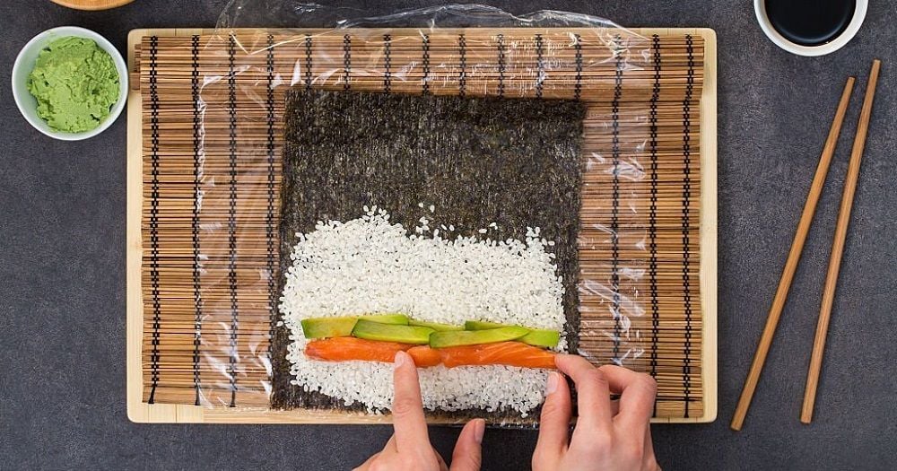 Cách Làm Cơm Cuộn Sushi Siêu Ngon Như Quán Làm