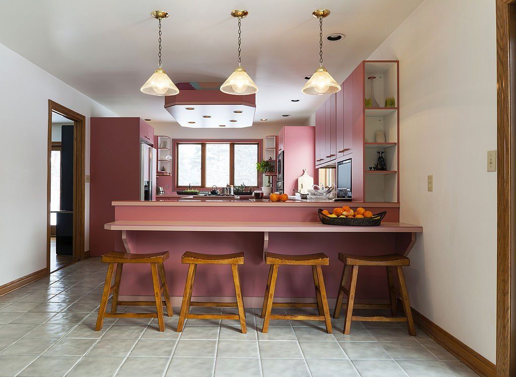 Tủ bếp màu hồng 6