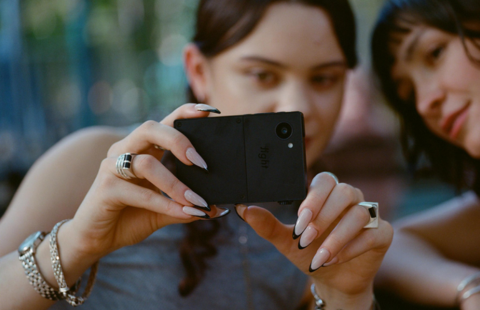 LIGHT PHONE III