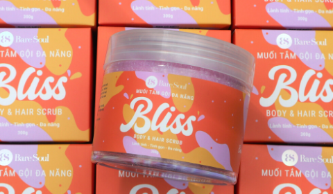 Vì sao Muối tắm đa năng BLISS Body & Hair scrub được yêu thích? l BareSoul