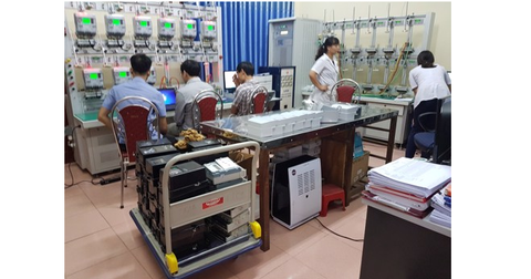 Kiểm tra công tơ Prometer-100 tại Thí nghiệm điện lực Ninh Bình trước khi lên lưới (5.9.2018)