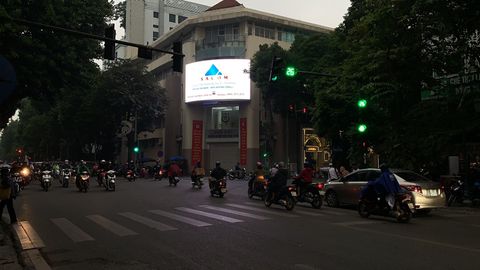 SACOM quảng cáo sản phẩm COMELETRIC tại màn hình LED ngã tư Hai Bà Trưng x Phan Chu Trinh