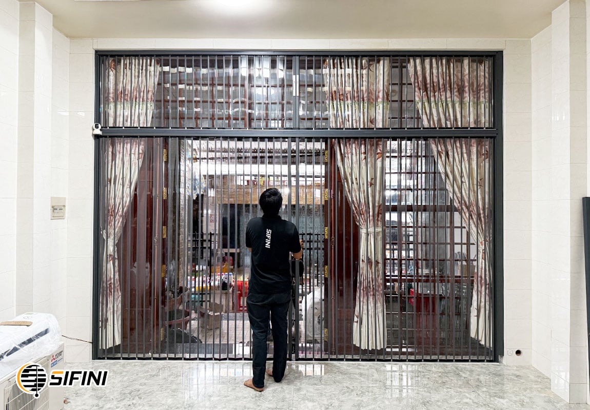 Cửa xếp lá nhựa trà