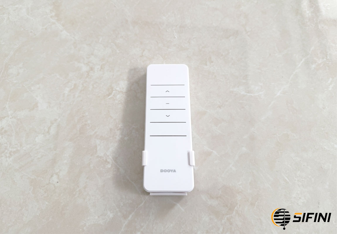 Rèm tổ ong giếng trời tự động