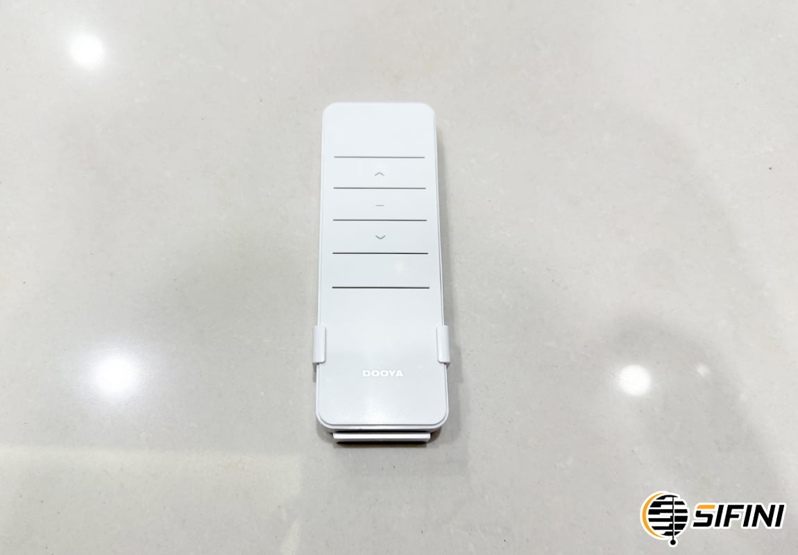 Rèm tổ ong giếng trời tự động