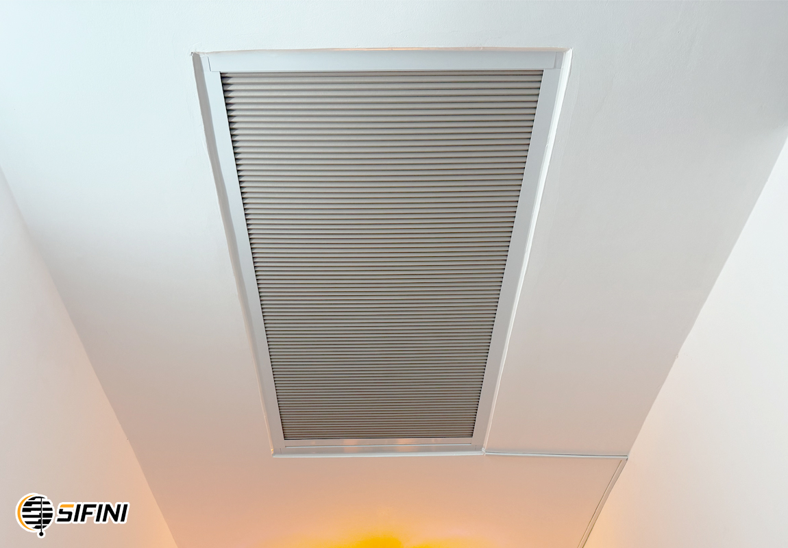 Rèm tổ ong giếng trời tự động