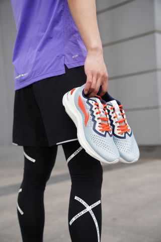 LI-NING LIGHT FOAM LAM SOFT – CÔNG NGHỆ GIẢM CHẤN TỐI ƯU CHO NHỮNG ĐÔI CHÂN NĂNG ĐỘNG