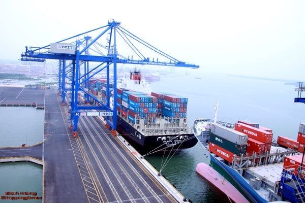 Việt Nam thí điểm dùng định vị GPS quản lý container hàng