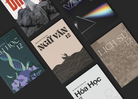 Nam sinh 'thay áo mới' cho sách giáo khoa