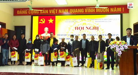 Poêmy đồng hành cùng chương trình tặng quà đến 50 gia đình khó khăn tại xã Việt Hùng, Đông Anh, Hà nội. Chương trình do Hiệp hội các doanh nghiệp nhỏ và vừa Hà Nội tổ chức hôm nay ngày 04/01/2023.