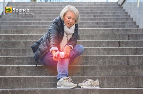 Người cao tuổi có nên sử dụng giày dép sức khoẻ để chống đau chân