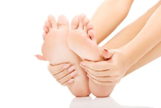 Những nguyên nhân gây ra đau nhức ở lòng bàn chân là gì?
