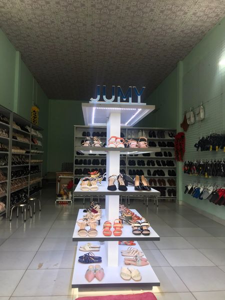 Cửa hàng thời trang giày Đăng Khoa đã lựa chọn những sản phẩm thời trang đẹp và chất lượng nhất để mang đến cho bạn phong cách thời trang hoàn hảo. Hãy xem ngay hình ảnh liên quan để khám phá thêm và lựa chọn cho mình một đôi giày đẹp nhất.