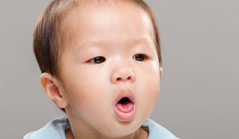 Cách chăm sóc và phòng bệnh cho trẻ khi trời nồm ẩm