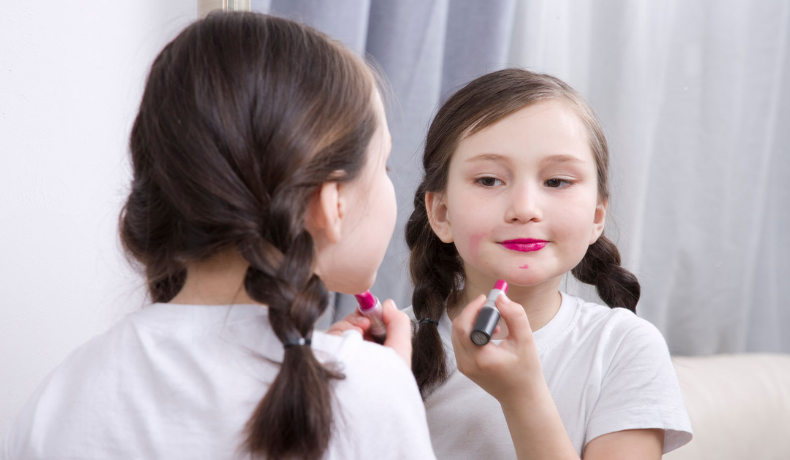 Trẻ dậy thì sớm đa số là các bé gái, các mẹ có con gái nhất định phải biết điều này để phòng tránh cho con