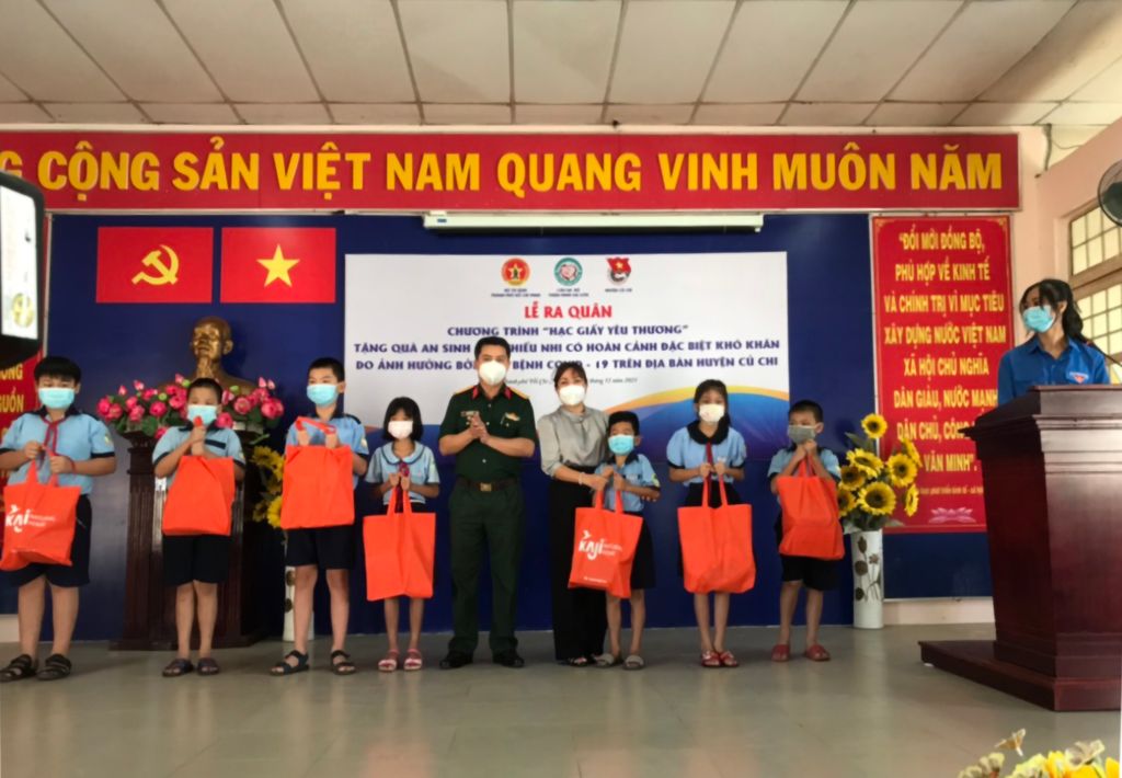 Chương trình “Hạc giấy yêu thương” Hỗ trợ cho thiếu nhi có hoàn cảnh khó khăn do dịch bệnh Covid-19