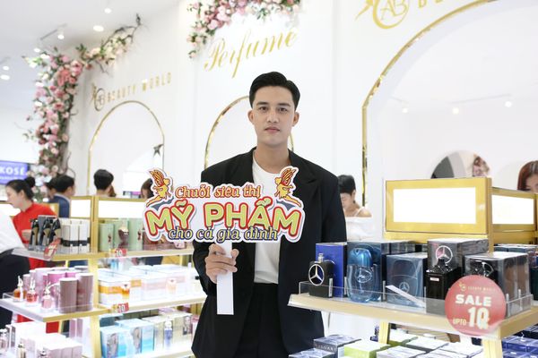 SẮM MỸ PHẨM TRONG KHÔNG GIAN NGẬP TRÀN SẮC HOA TẠI TP.HCM