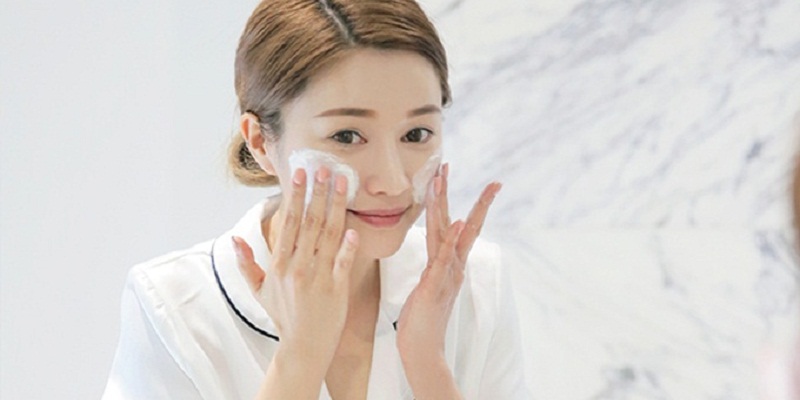 CÁC CÔNG DỤNG CỦA SỮA RỬA MẶT