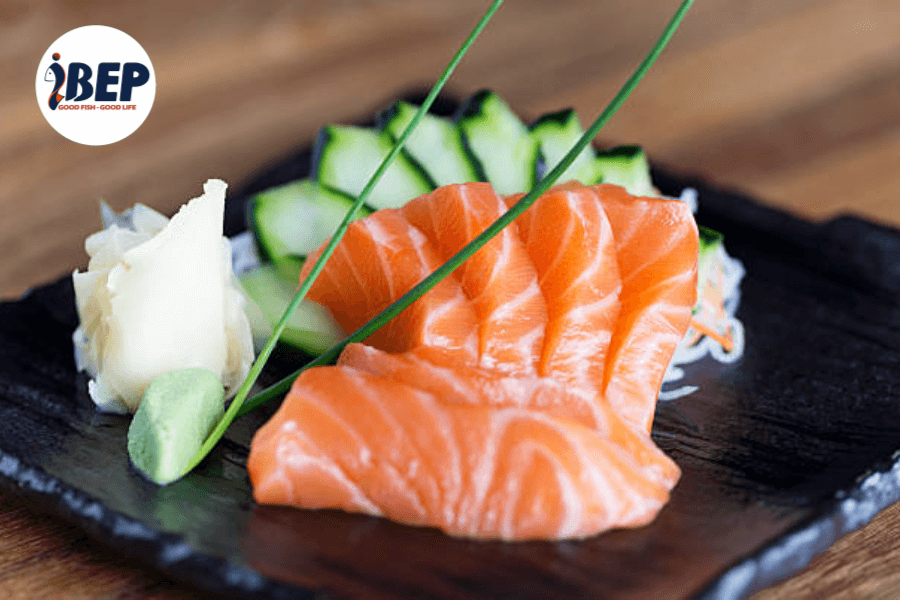 Cách làm sashimi cá hồi đông lạnh đúng chuẩn không tanh